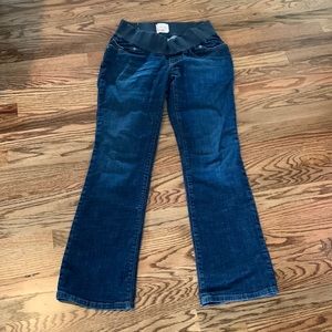 Old navy maternity jeans 👖